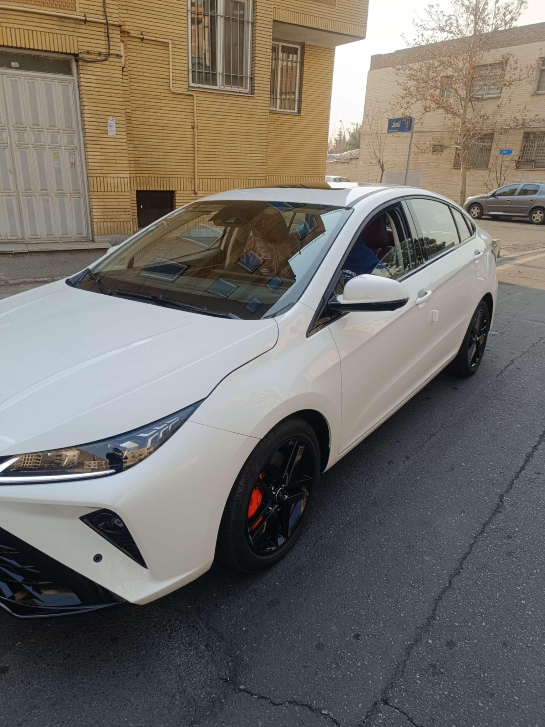 تصویر فونیکس آریزو ۶ GT از نمای کلی